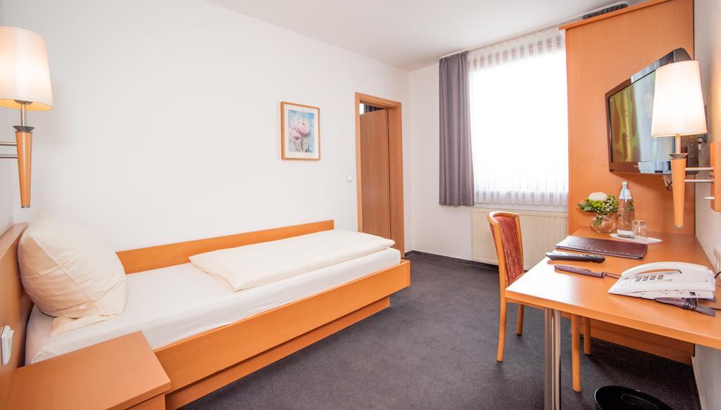 Hotel Hollmann Halle  Exterior foto